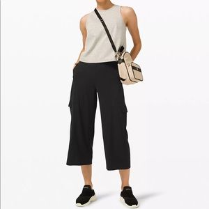 NWT Lululemon Metropolis Maven High Rise Crop Black Size : 2